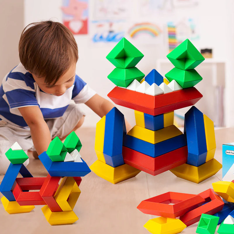 Creatieve bouwpiramides die blokken stapelen - Image 7