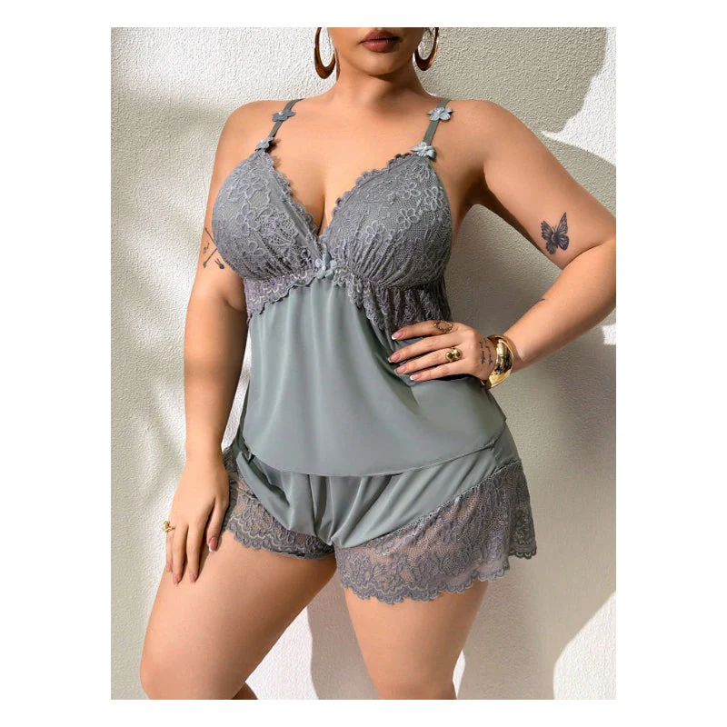 Emira – Luxe satijnen pyjama set met verstelbare kanten bandjes - Image 28