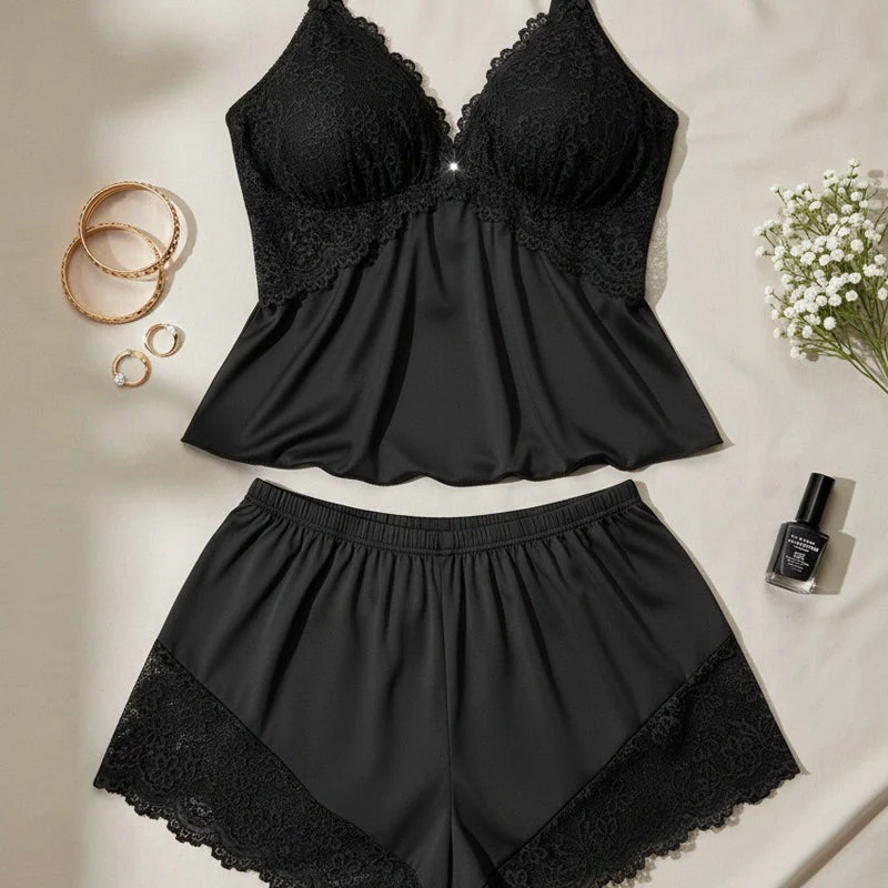 Emira – Luxe satijnen pyjama set met verstelbare kanten bandjes - Image 6