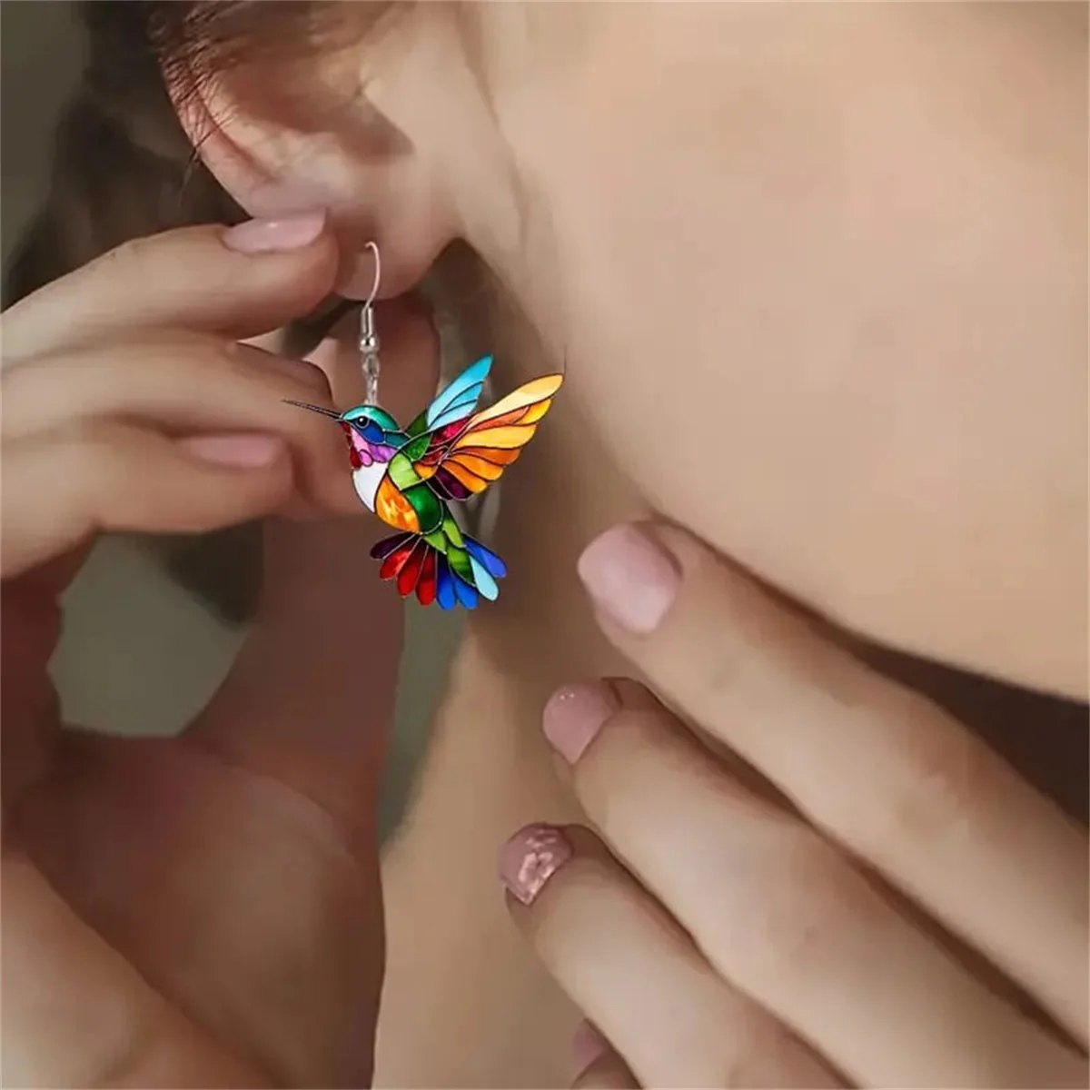 Kleurrijke kolibrie oorbellen - cadeau voor vogelliefhebbers - Image 2