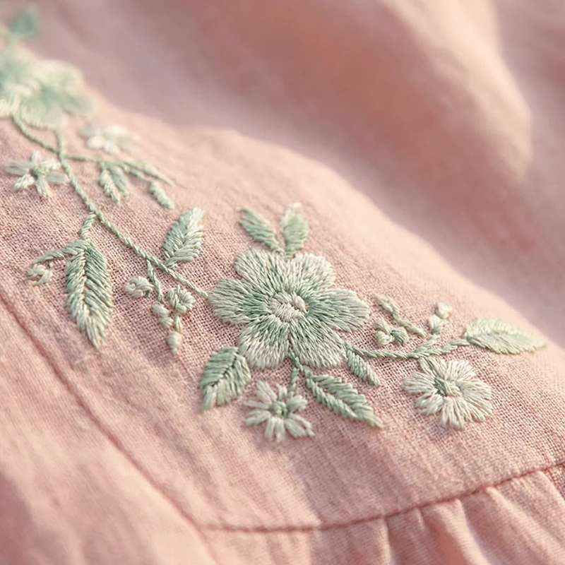 Maya – Casual midi-jurk met fijne borduursels - Image 9