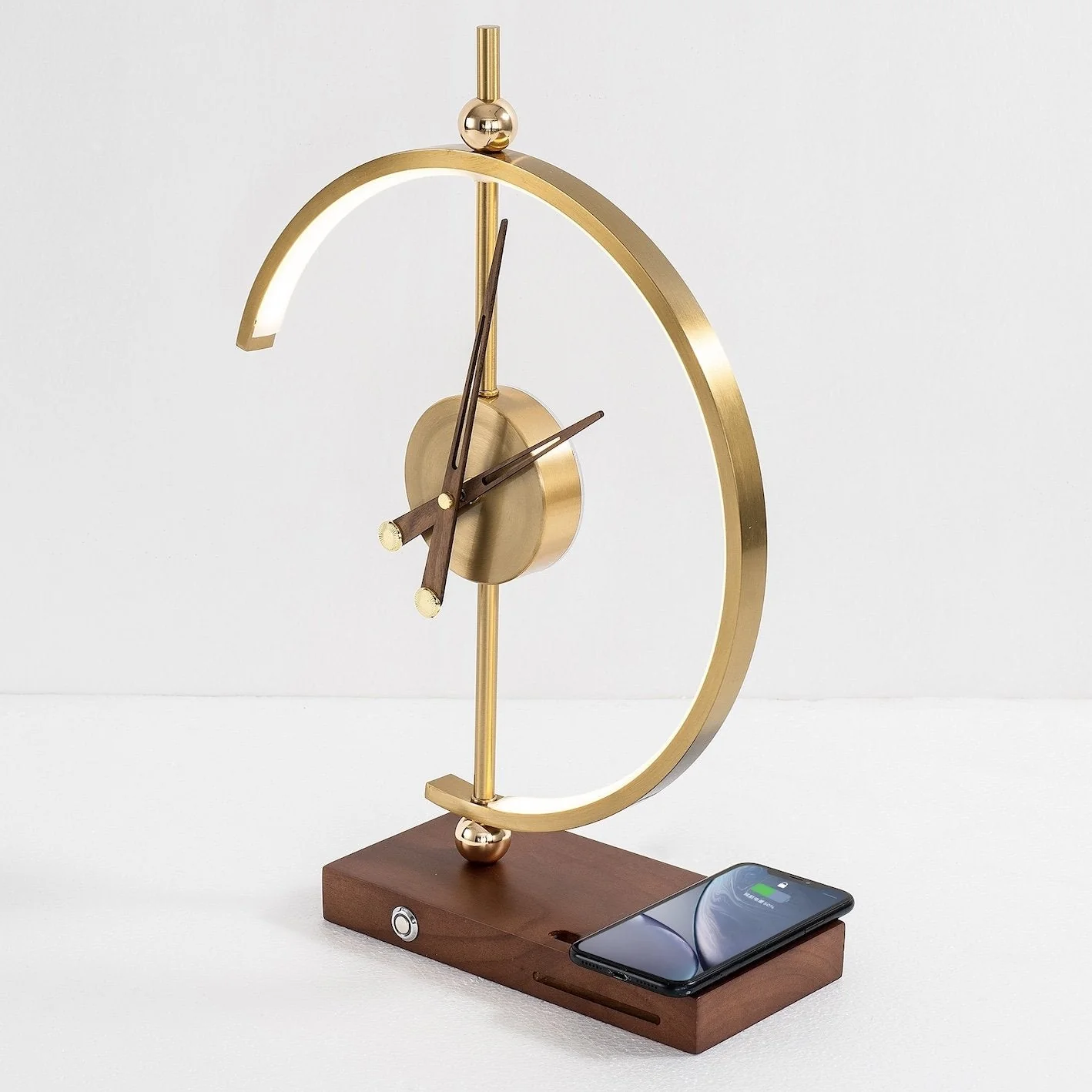 NagoyaLight™ | Luxe lampenklok met oplader | 70 EURO KORTING - Image 5