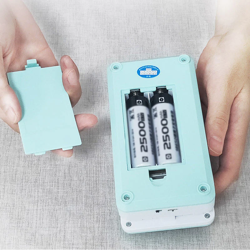 Op zonne-energie USB-oplaadbare tafellamp voor twee doeleinden - Image 5