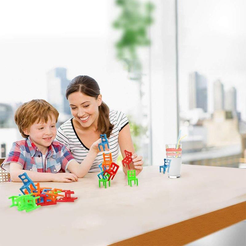 Stoelen Stapelen Toren Evenwichtsspel - Image 2