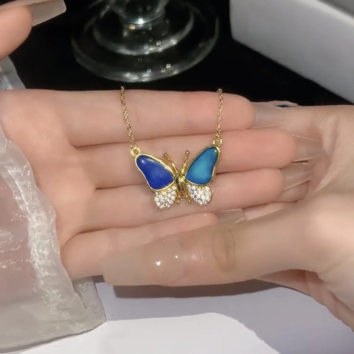 LumiFly - Van kleur veranderende vlinderketting | 30% KORTING - Image 4